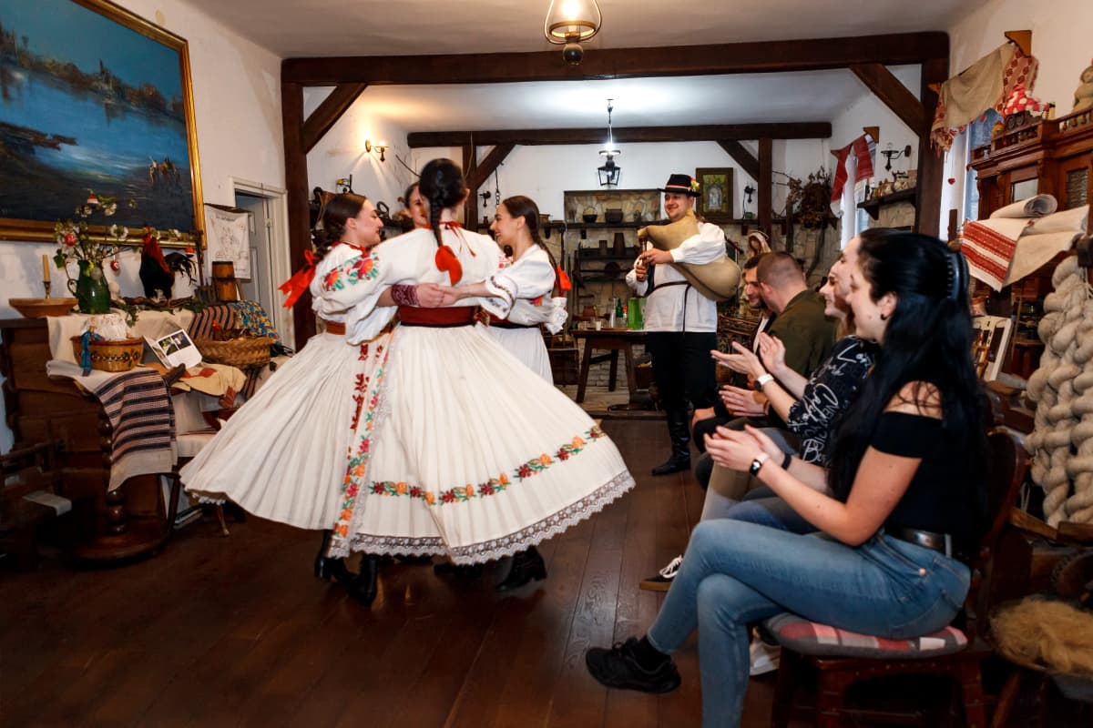 Local experiences in Zagreb, Croatia: folklore, workshops and day trips to Plitvice